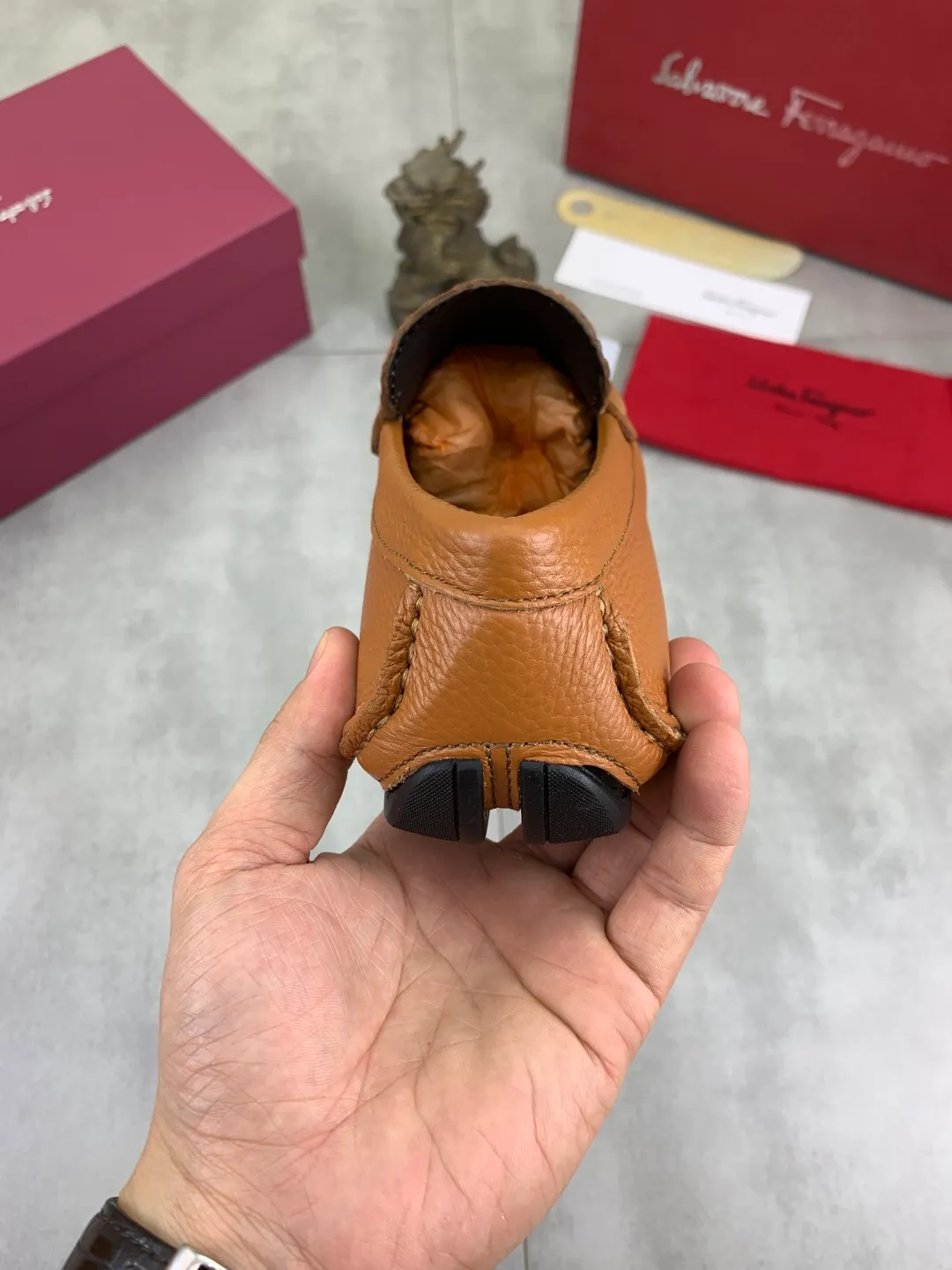 Men's shoes 💰P542 New model, high quality [Ferragamo/Ferragamo] Latest lazy slip-on shoes Original imported calfskin, imported cowhide lining + original luxury metal buckle + original combination outsole Comparison without pressure Code number: 38-45